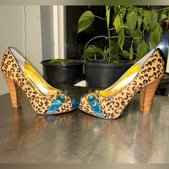 Naughty monkey leopard print, high heeled, open toe women’s size 6 - Picture 2 of 9